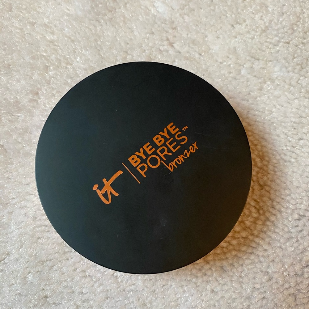 IT Cosmetics Bronzer